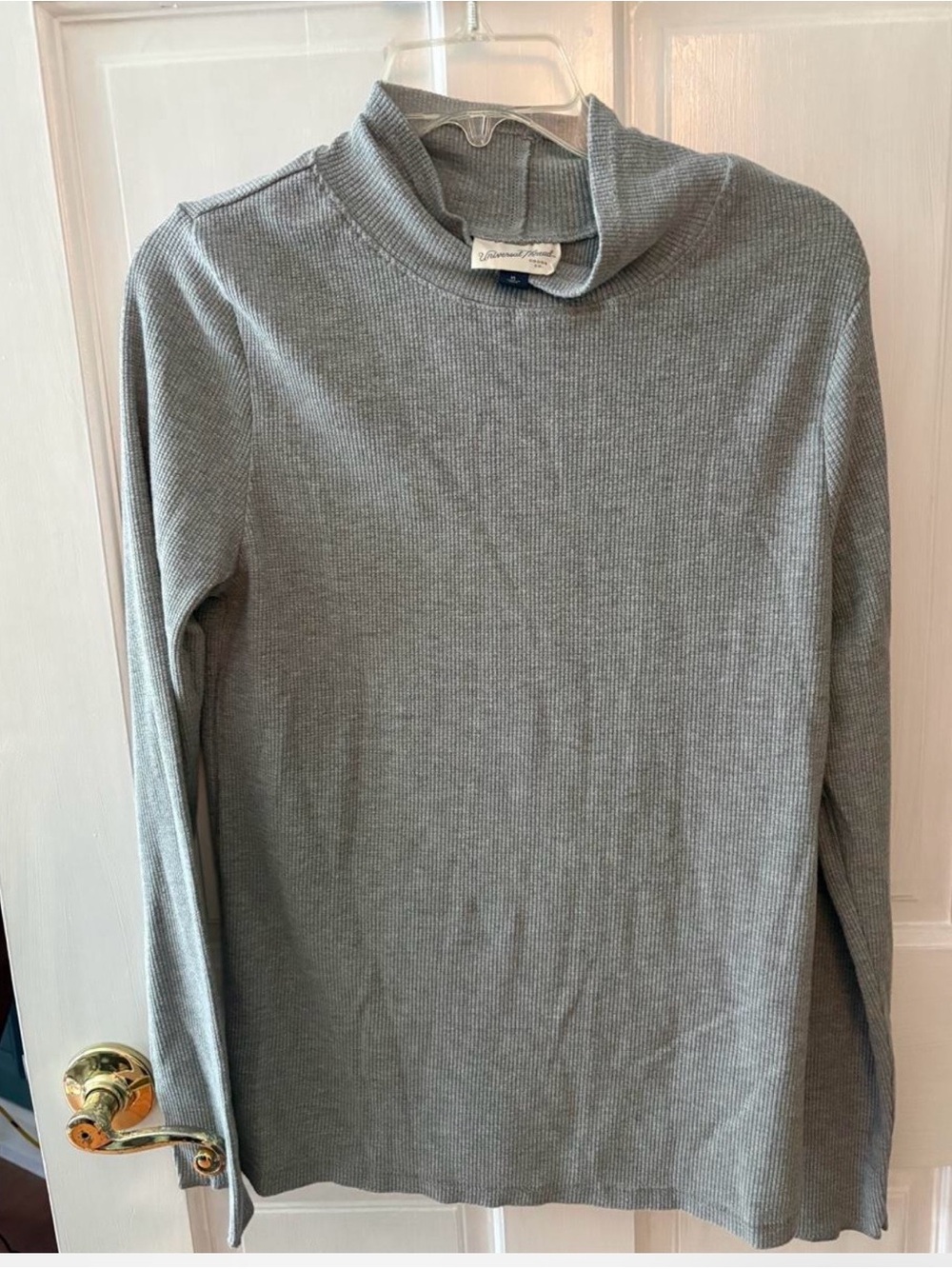 Universal Thread Ribbed Mock Neck Sweater in Light Gray